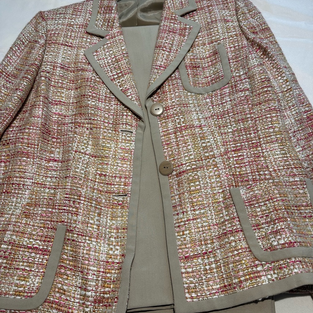 Multi Colored Pink And Beige Tweed Pant Suit Set - image 8